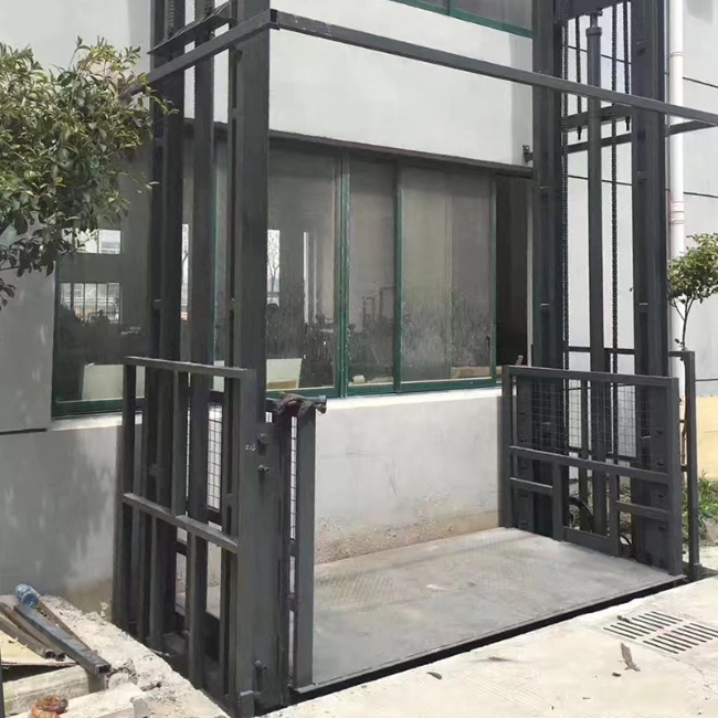 依兰5吨室外升降货梯